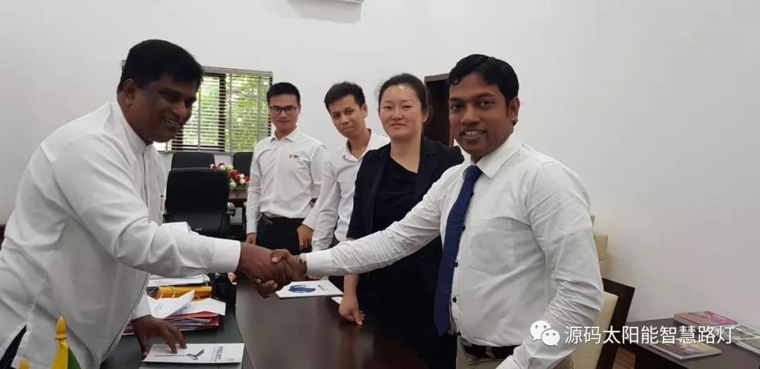 總統、發展局主席齊齊發聲,源碼火遍這個國家