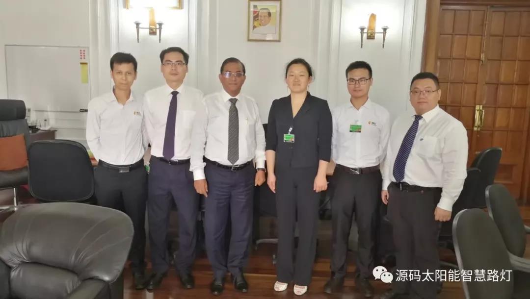 總統、發展局主席齊齊發聲,源碼火遍這個國家