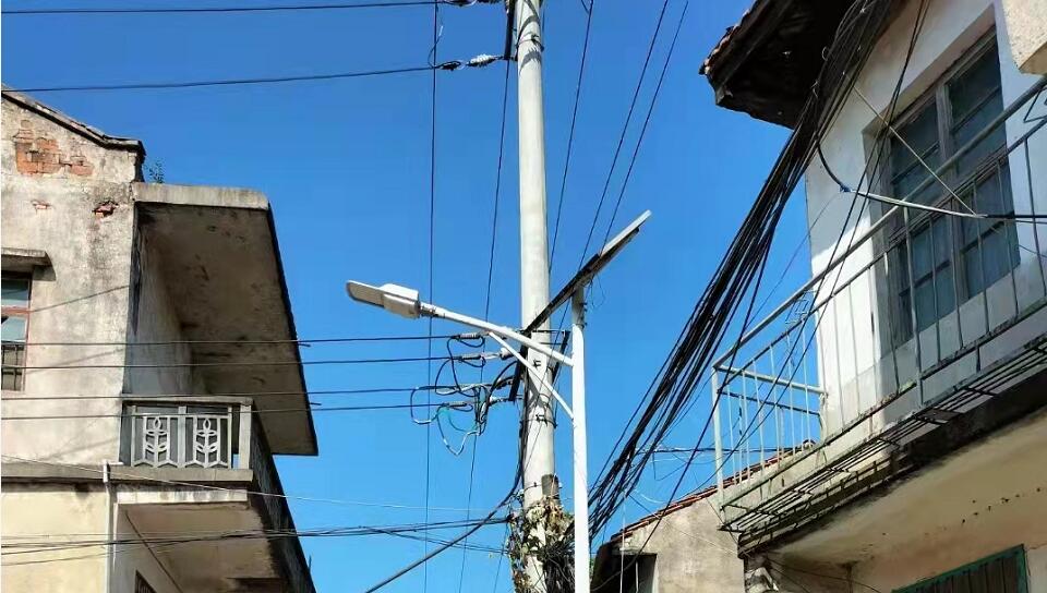 太陽能路燈燈桿的厚度怎么樣選擇？